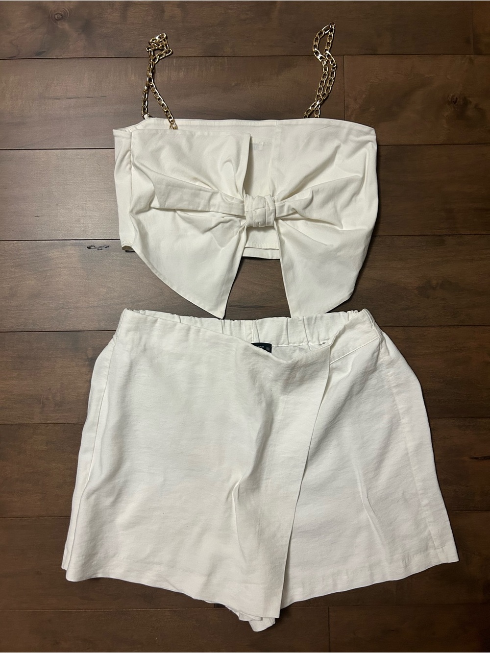 Zara White Bow-Front Two-Piece Mini Skirt Set with Chain Straps